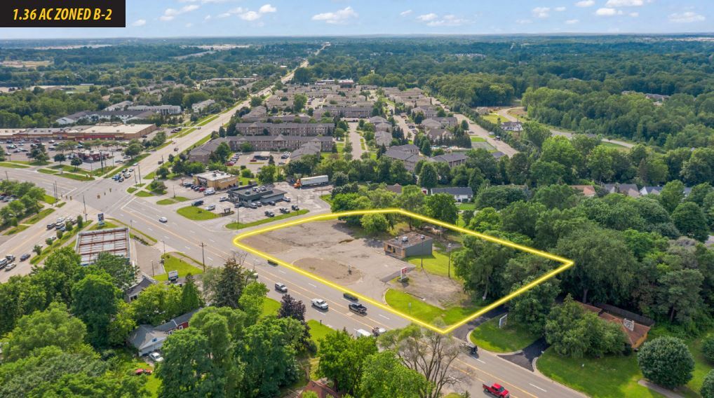 1.36 AC Zoned B-2 with 3200 SF building in Auburn Hills