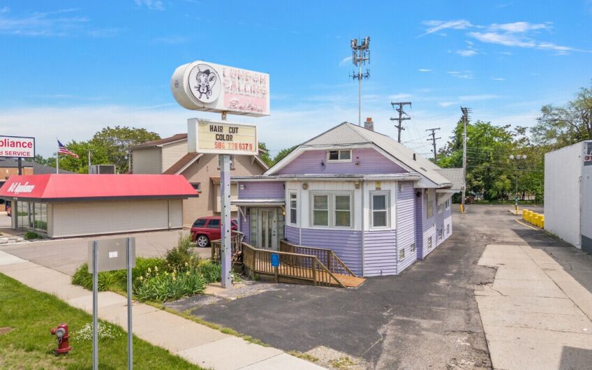 Turn key hair salon on Gratiot
