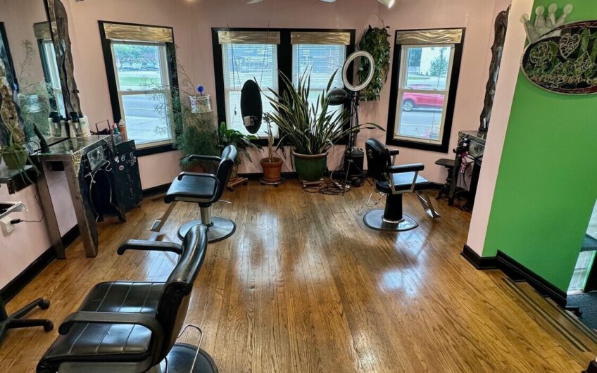Turn key hair salon on Gratiot